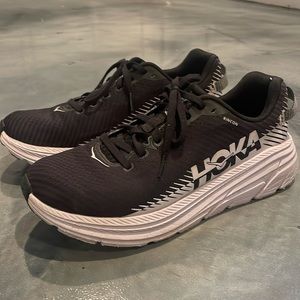 HOKA Rincon black/white running shoes. Women’s 9.5